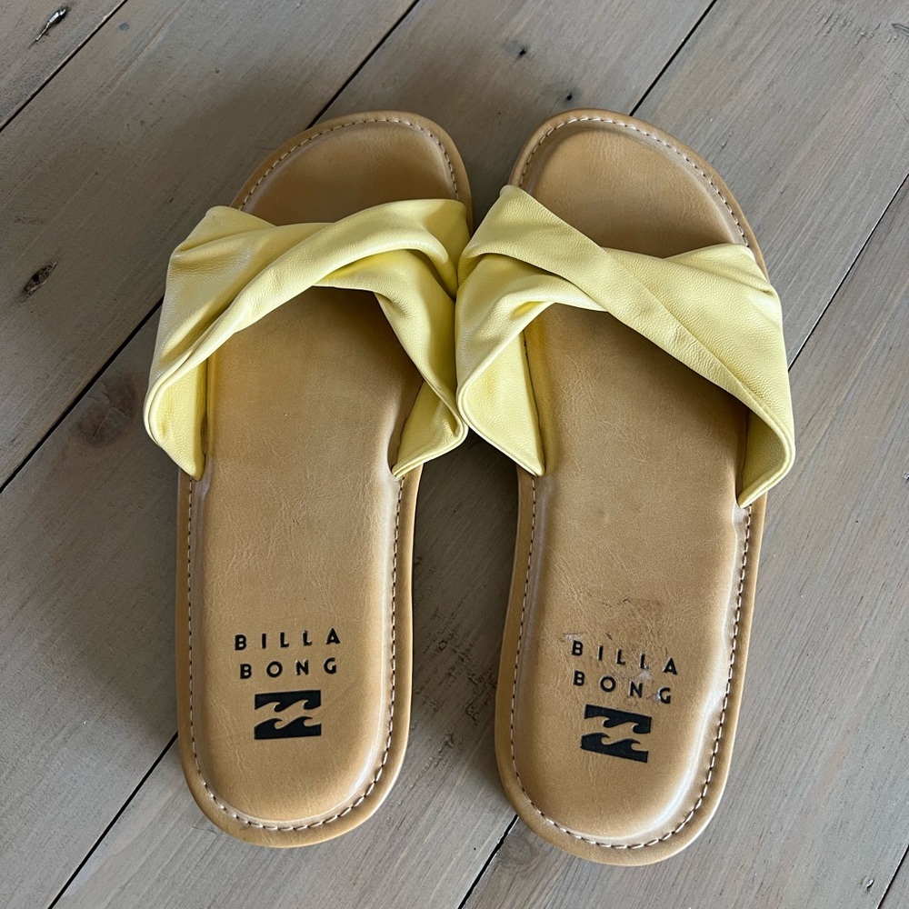 Billabong Women's Yellow Leather strap sandal 7.5